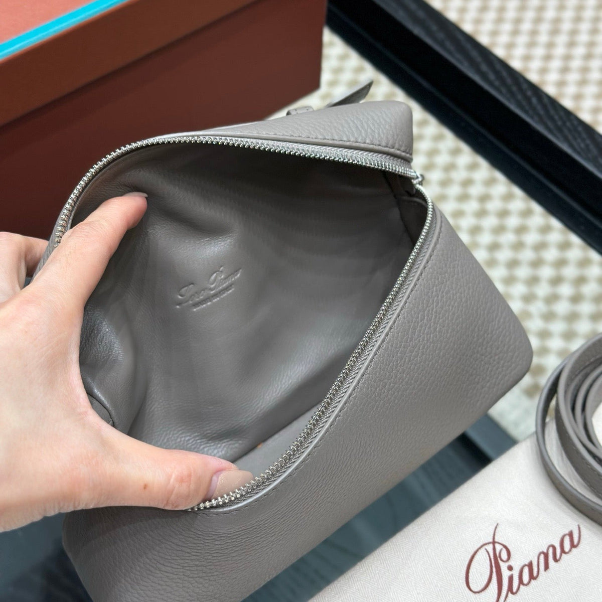 LORO P EXTRA POCKET L19 BAG