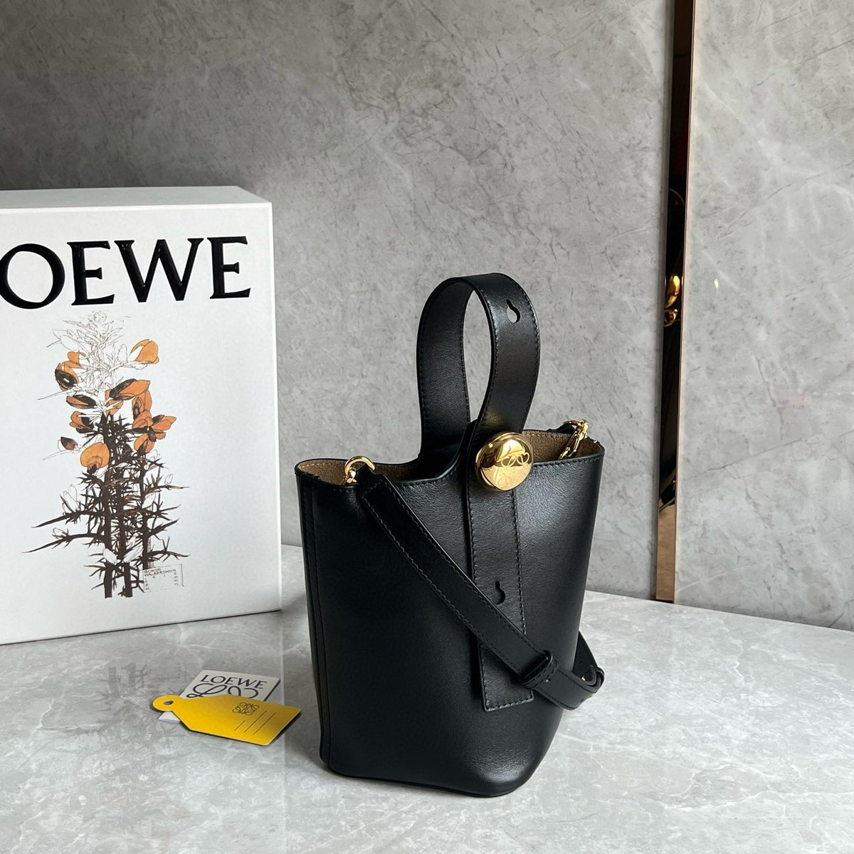 LOEW MINI PEBBLE BUCKET BAG