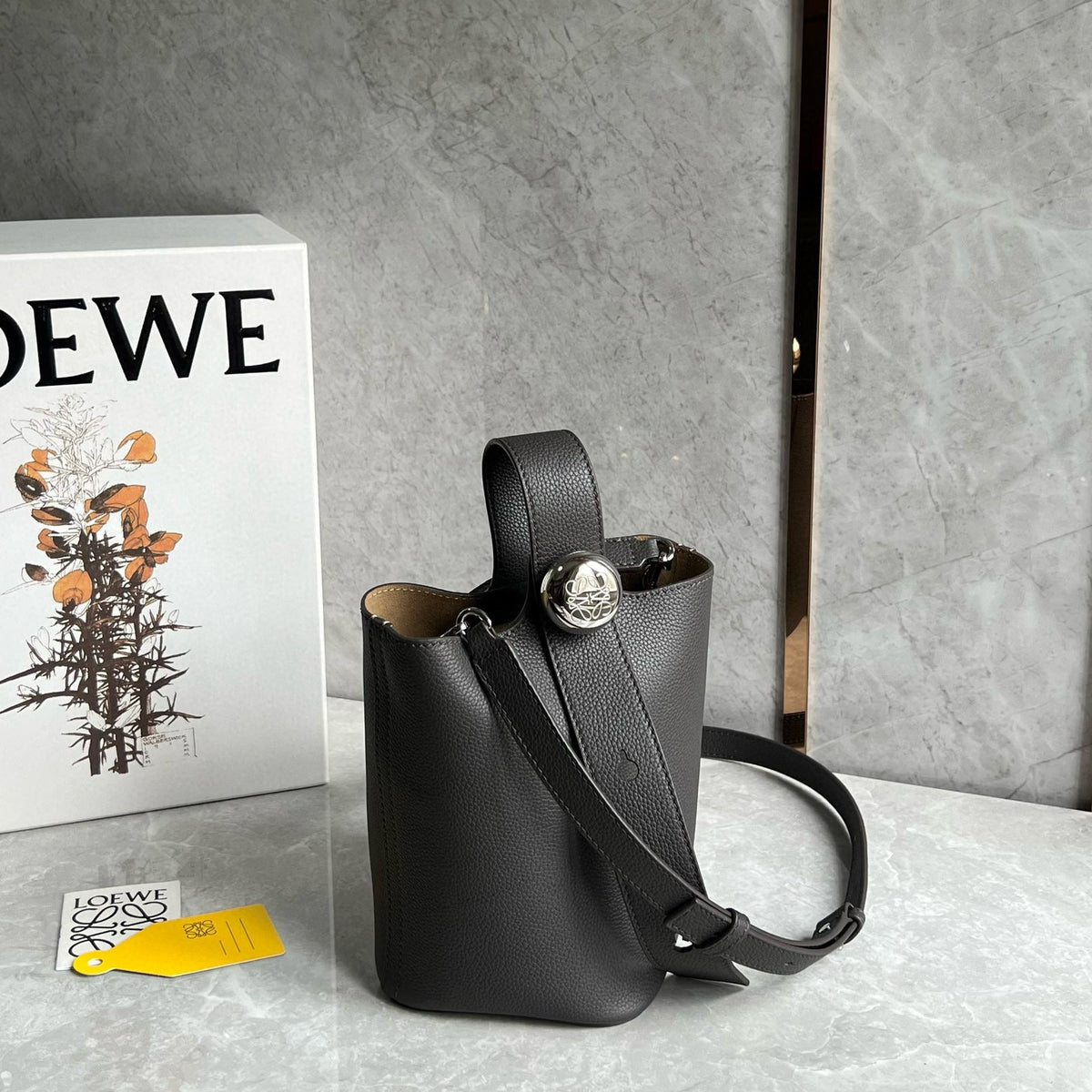 LOEW MINI PEBBLE BUCKET BAG