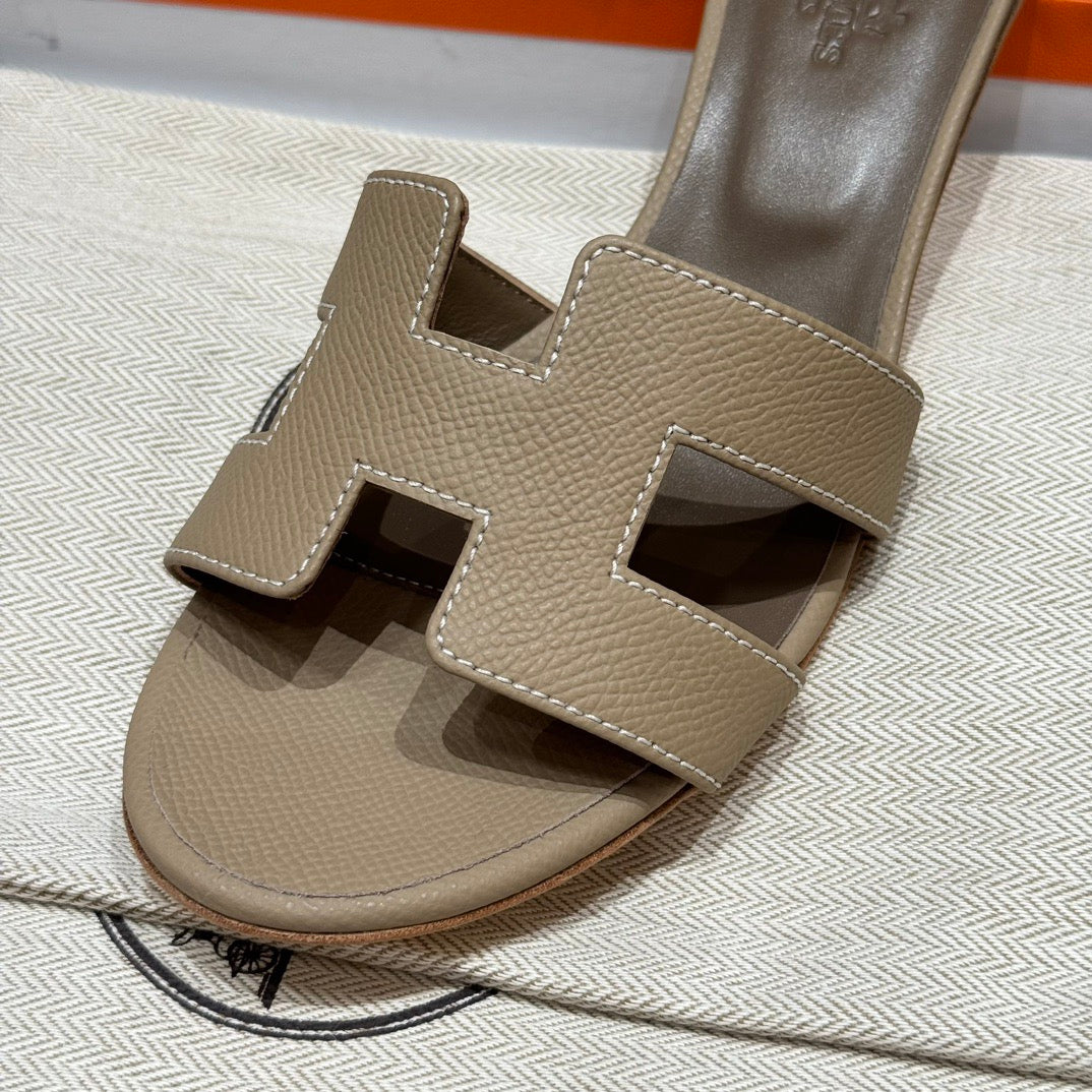 HERM OASIS SANDALS