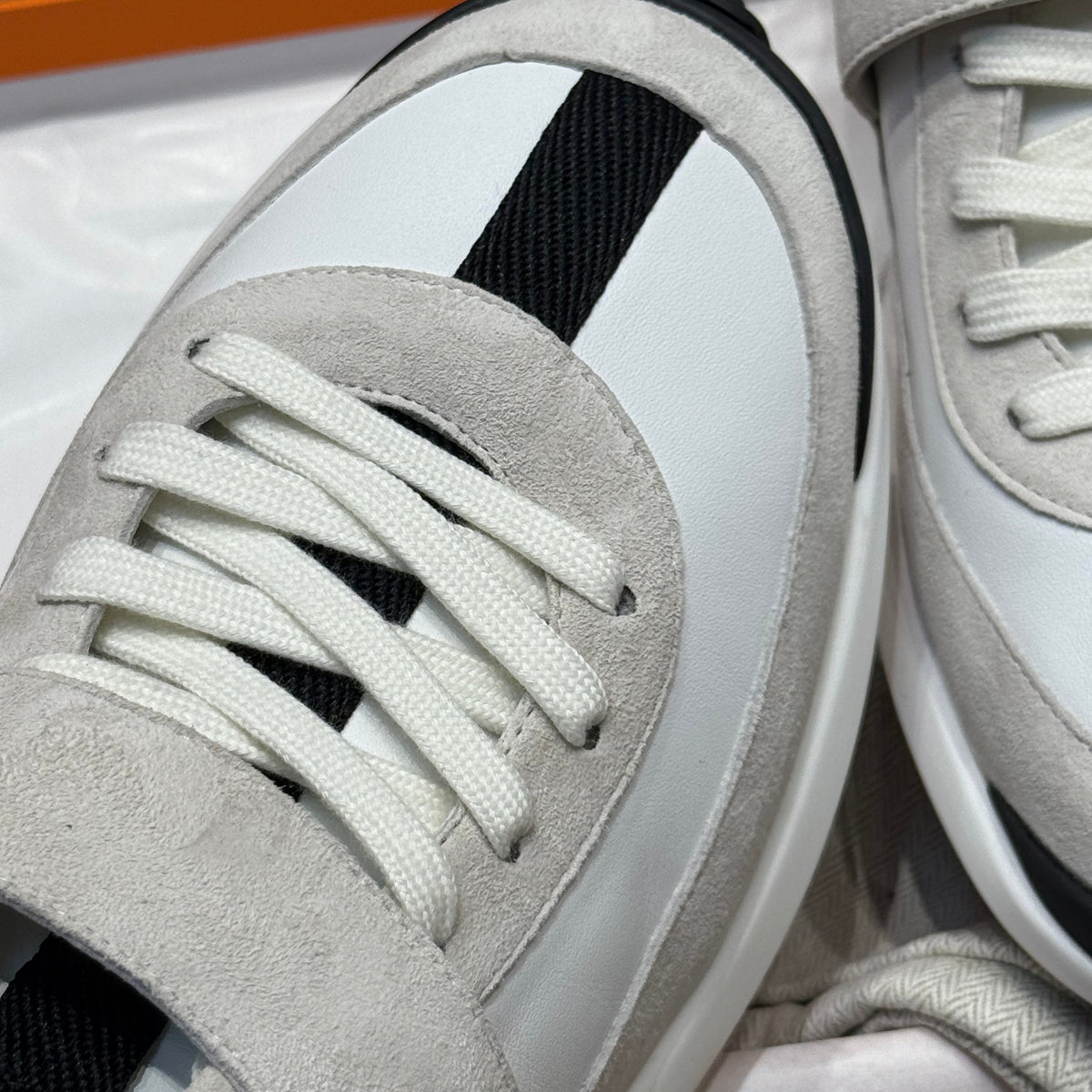HERM LOOP SNEAKER