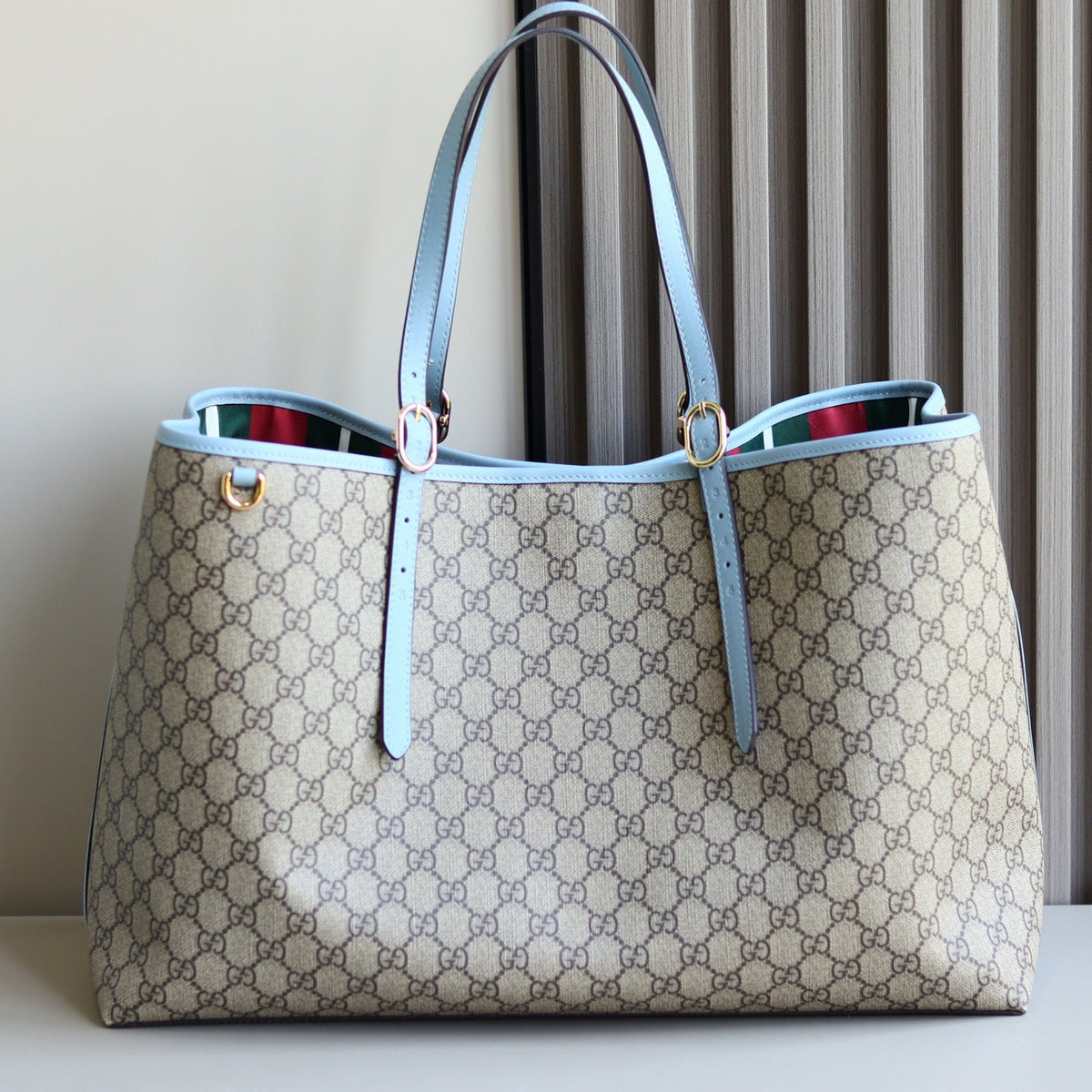 GG EMBLEM MAXI TOTE BAG