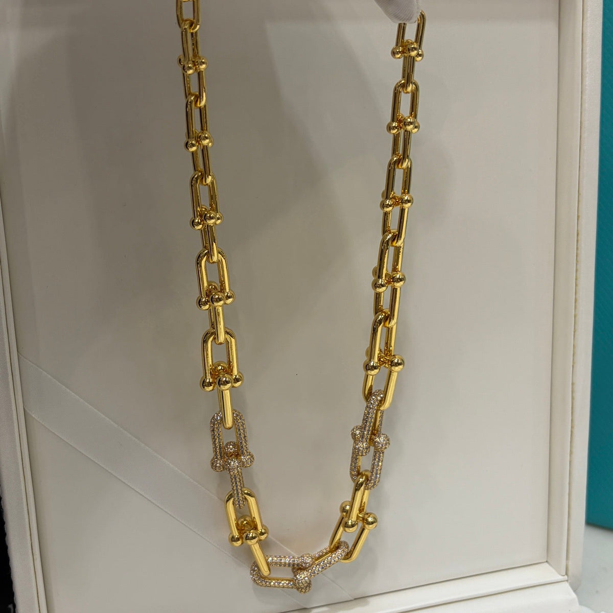 TIFF NECKLACE