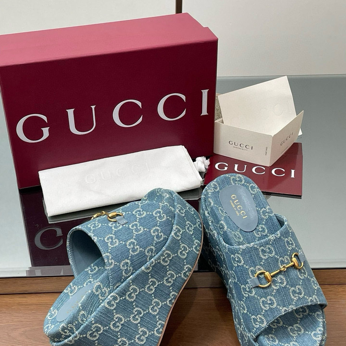 GG WEDGE SANDALS