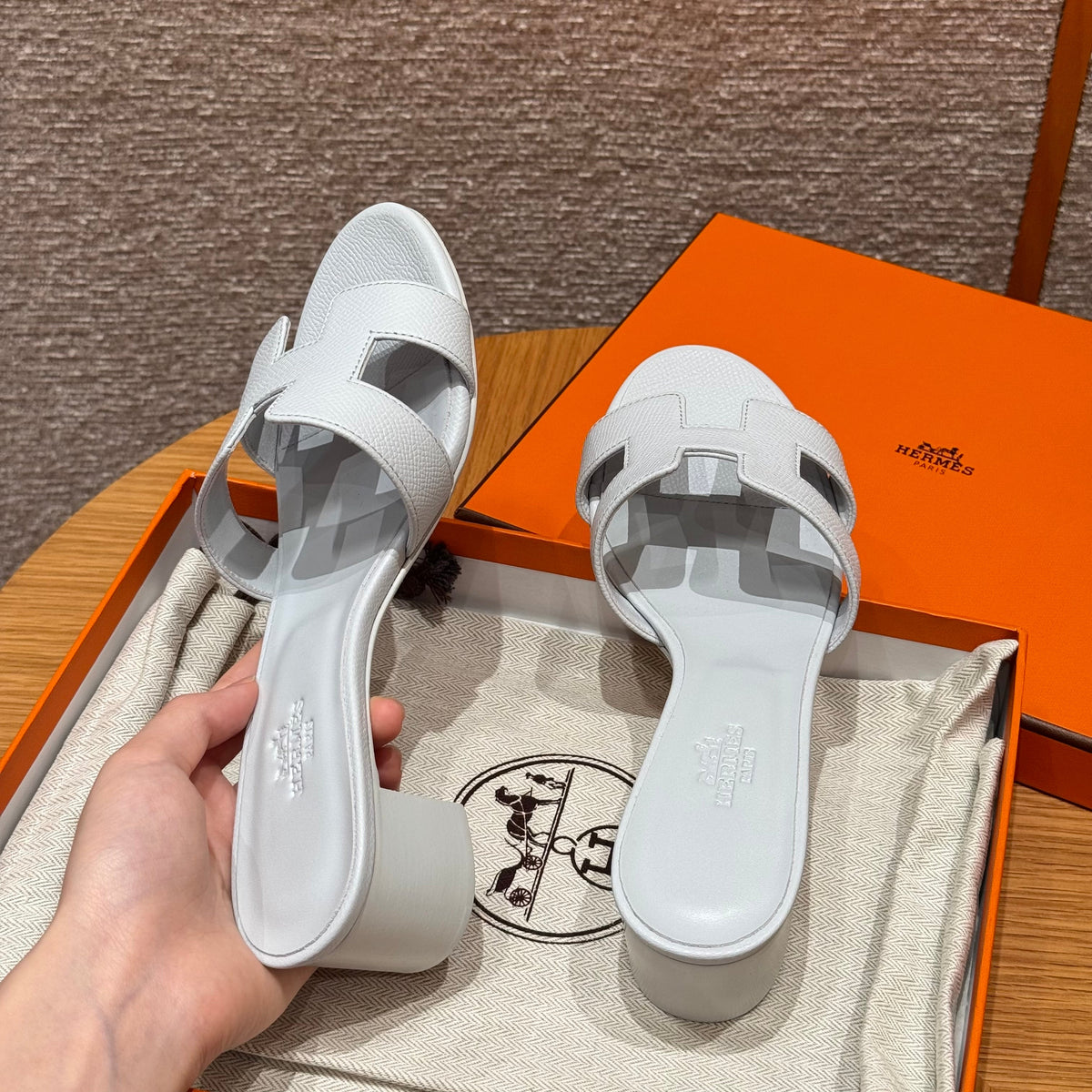 HERM OASIS SANDALS