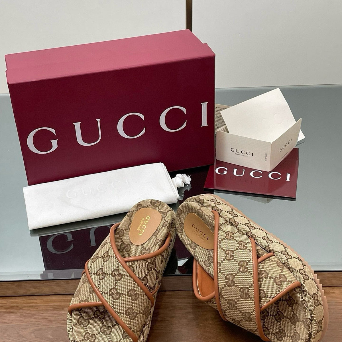 GG SANDALS