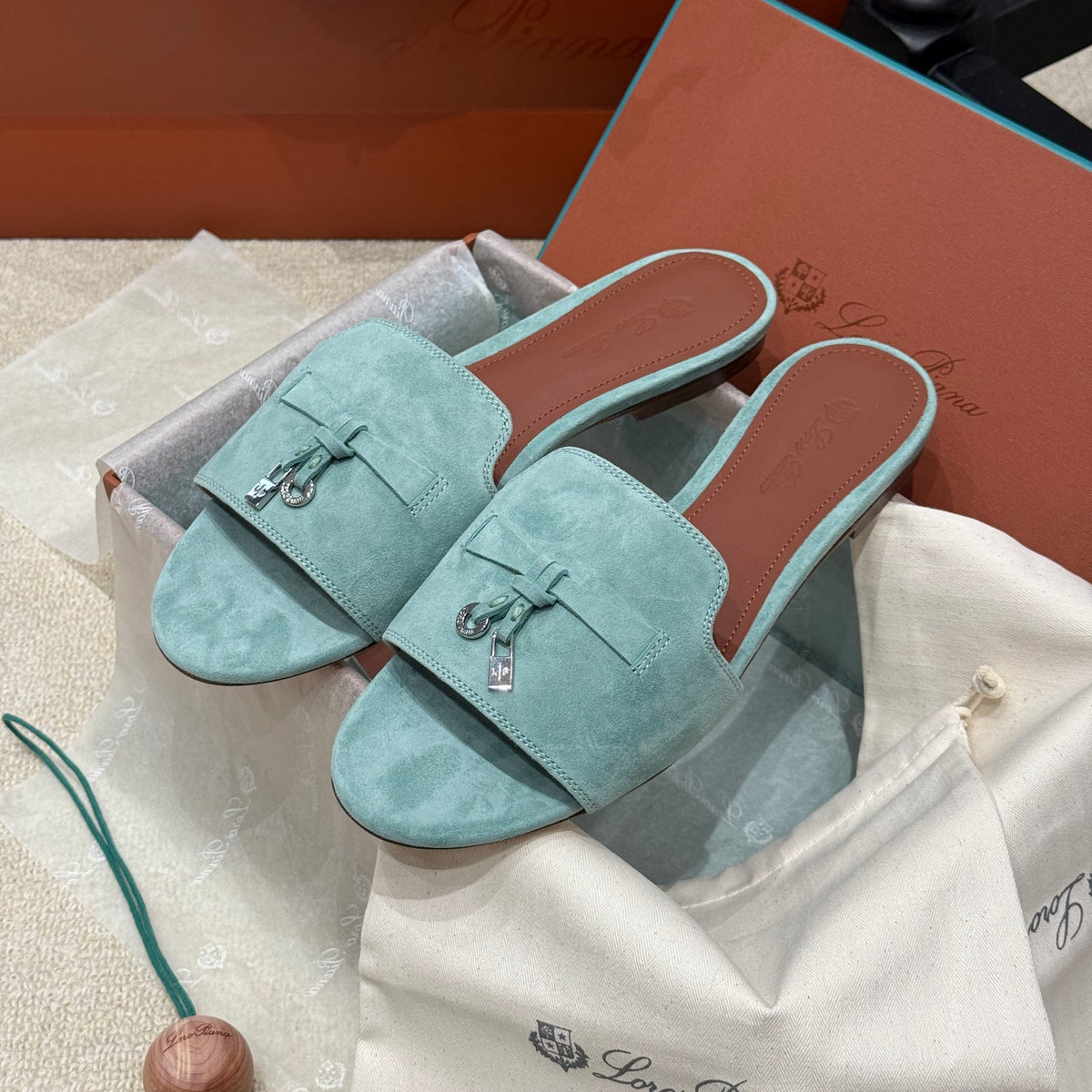 LORO P SUMMER CHARM SLIPPER