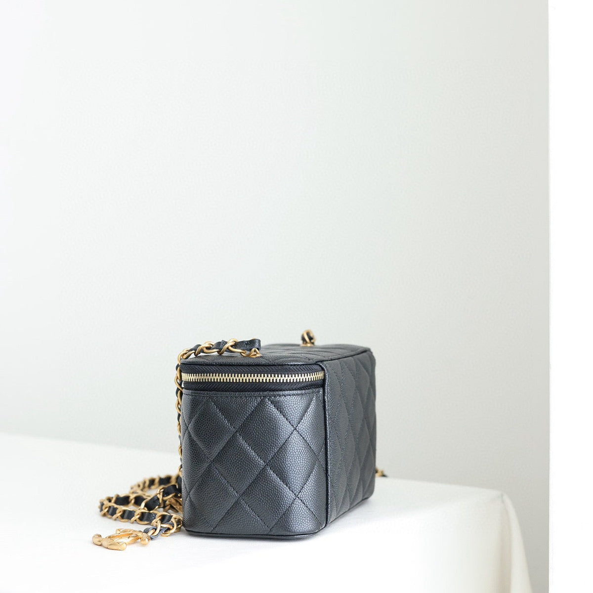 CC 24S VANITY BAG