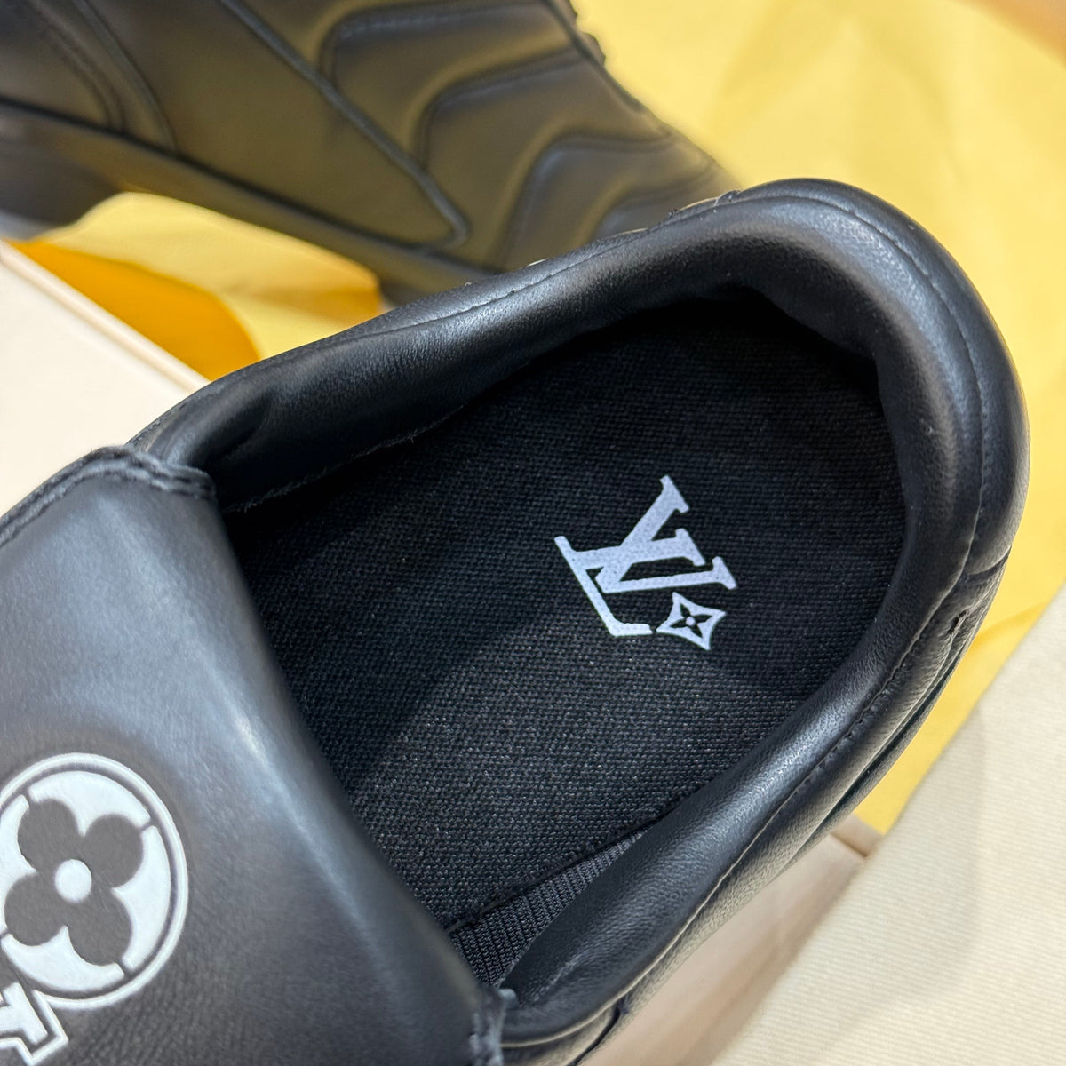 LOU FOOTPRINT SNEAKER