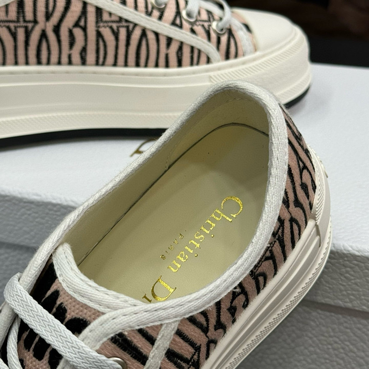 CD PLATFORM SNEAKER