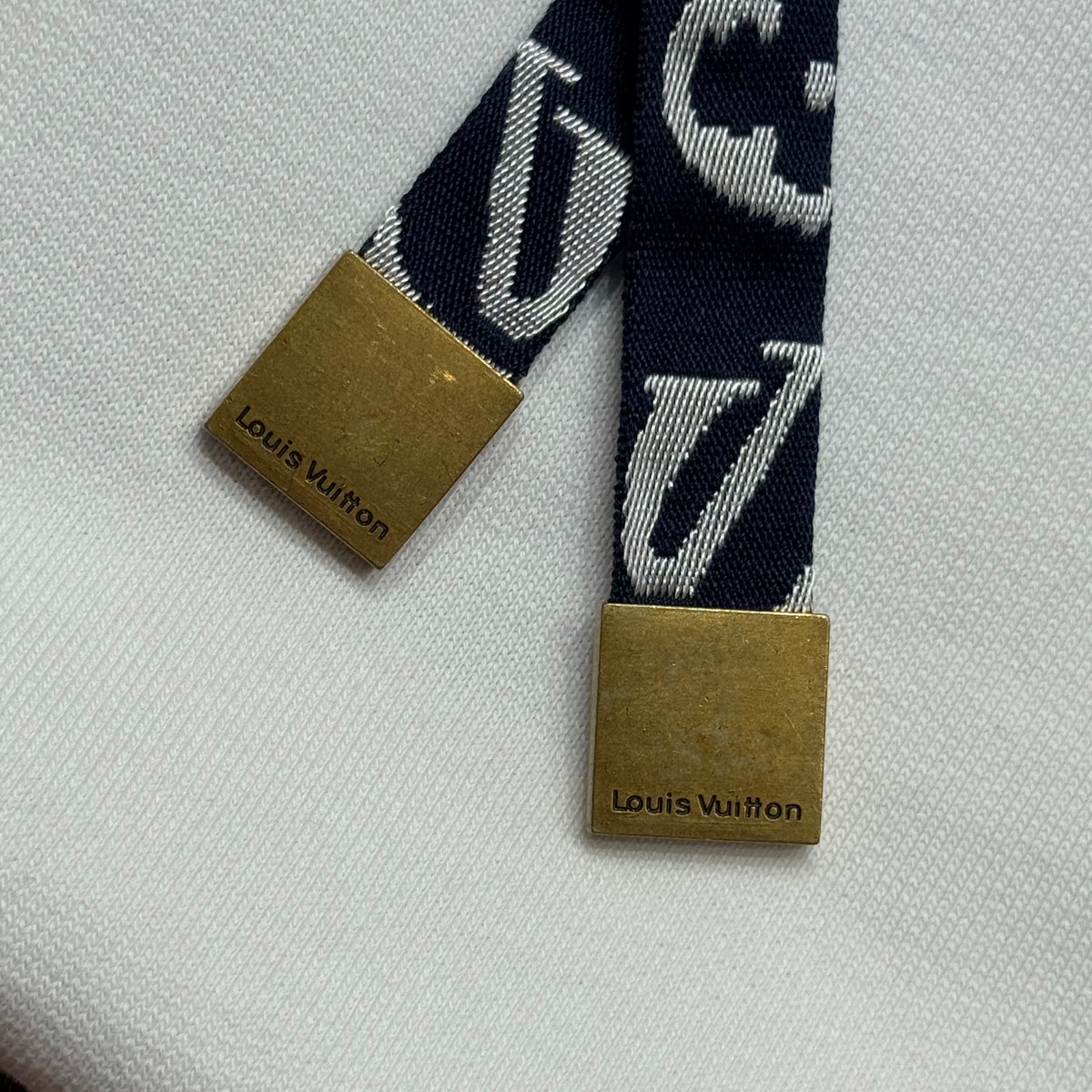 LOU HOODIE