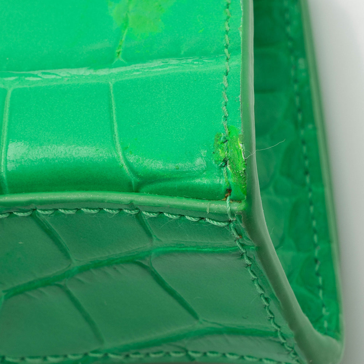 Balenciaga Shiny Croc Embossed Calfskin Hourglass Super Nano Top Handle Bag (SHF-c6OAtN)