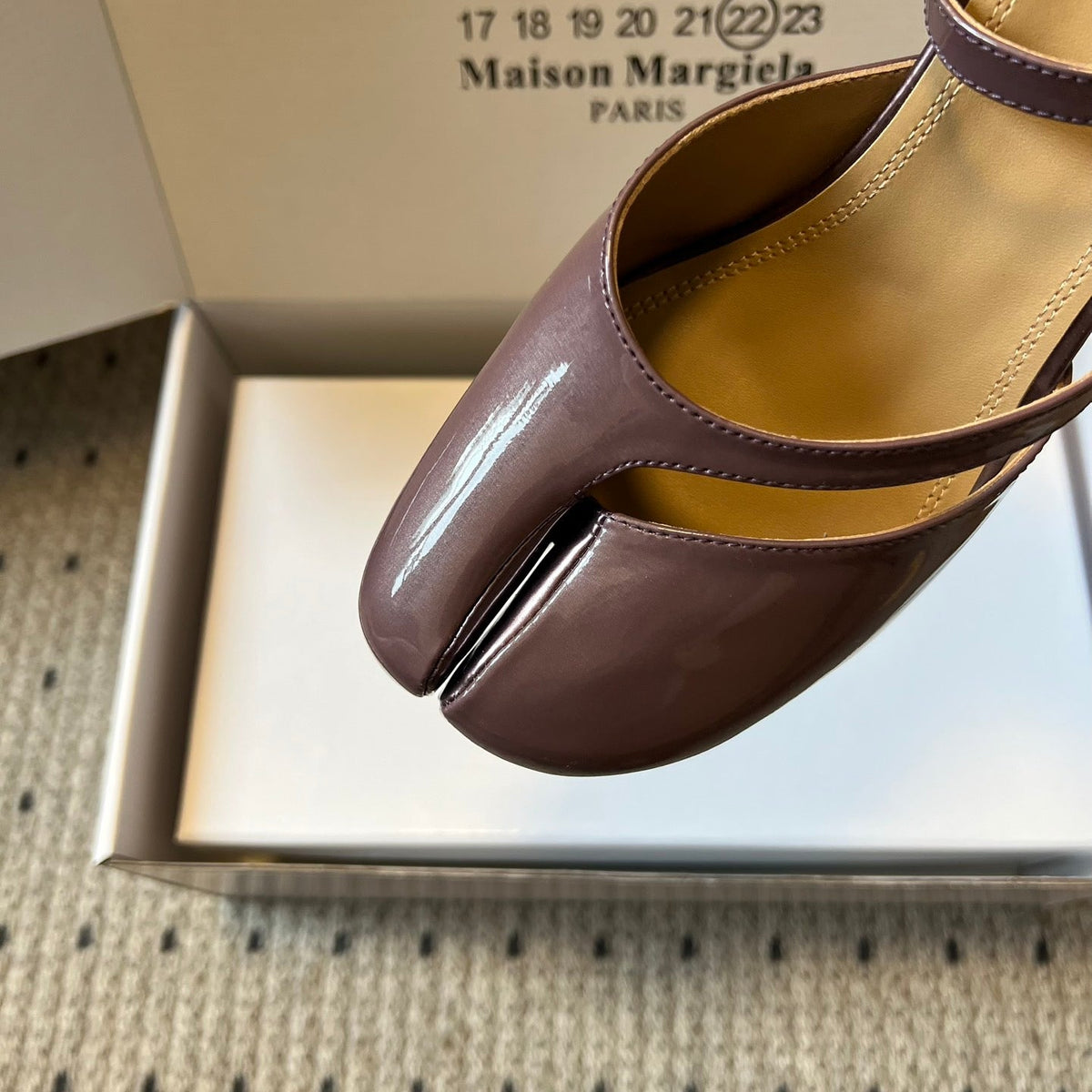 MAISON M TABI PUMPS