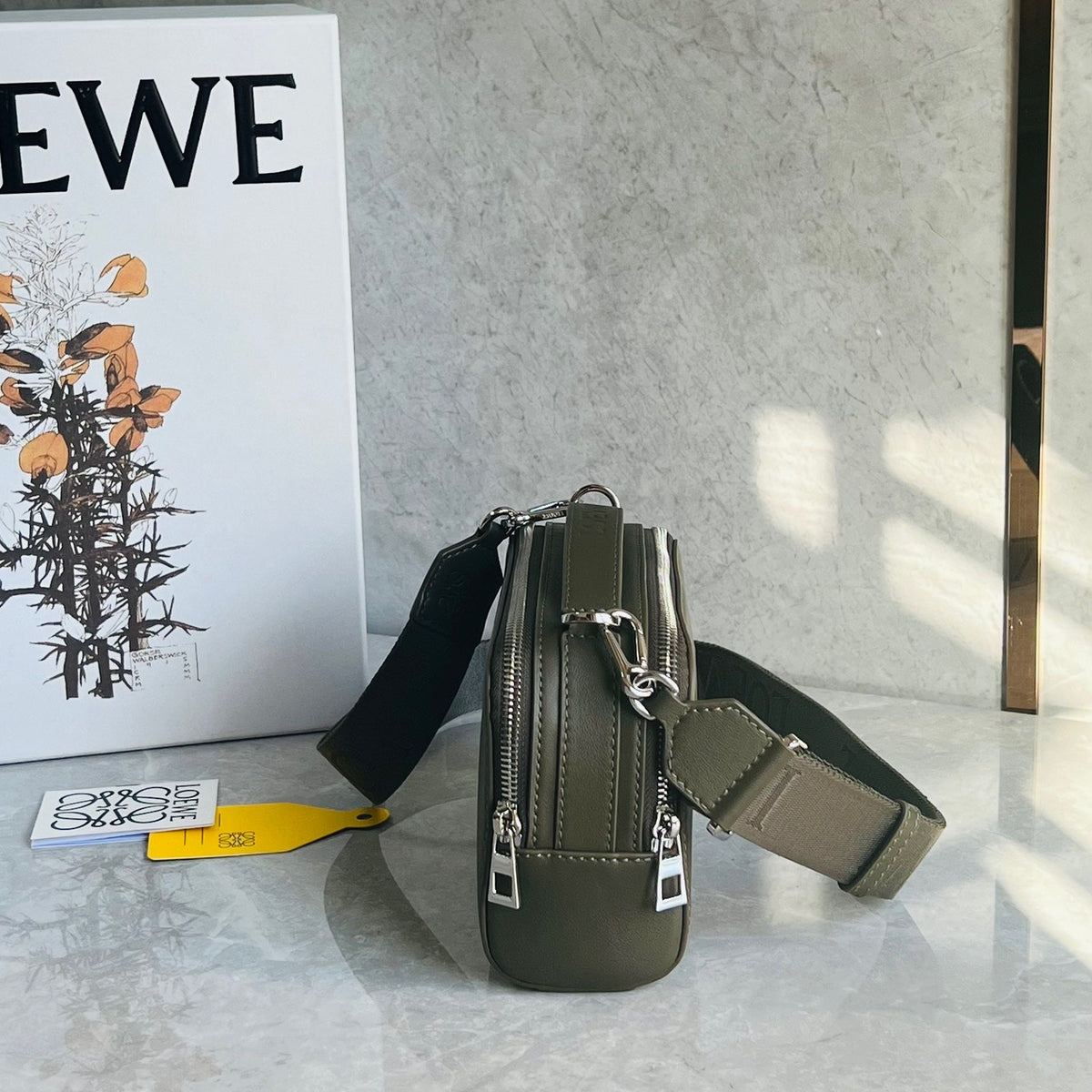 LOEW MINI CAMERA CROSSBODY BAG