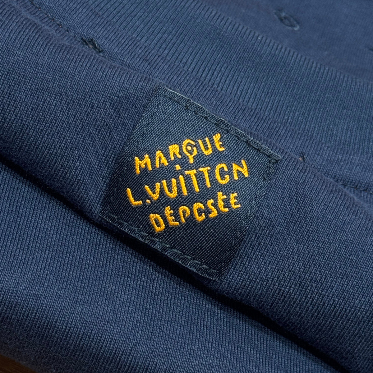 LOU T-SHIRT