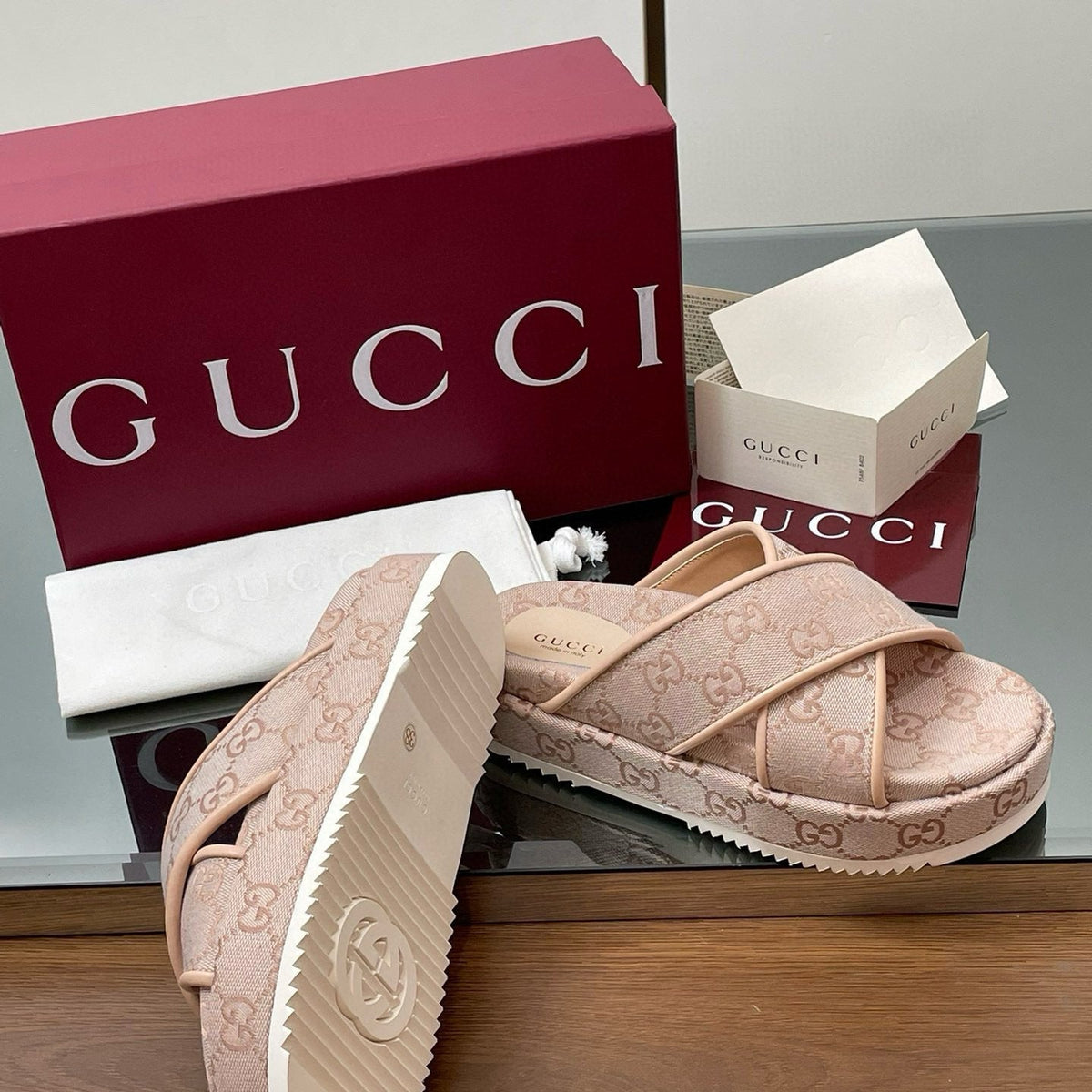 GG SANDALS