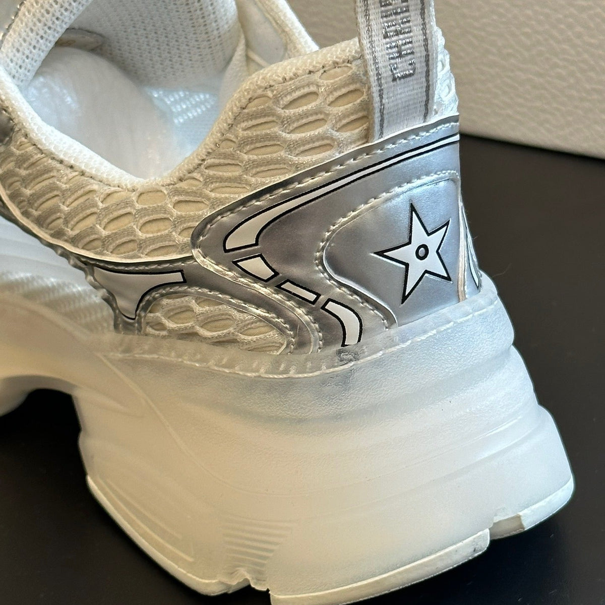 CD VIBE SNEAKERS