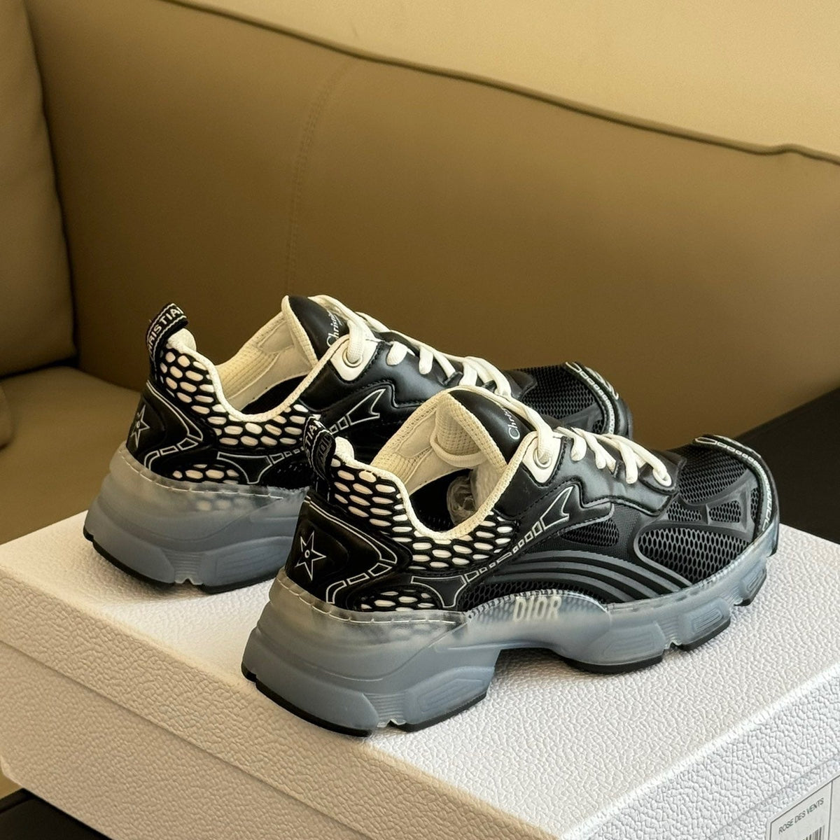 CD VIBE SNEAKERS