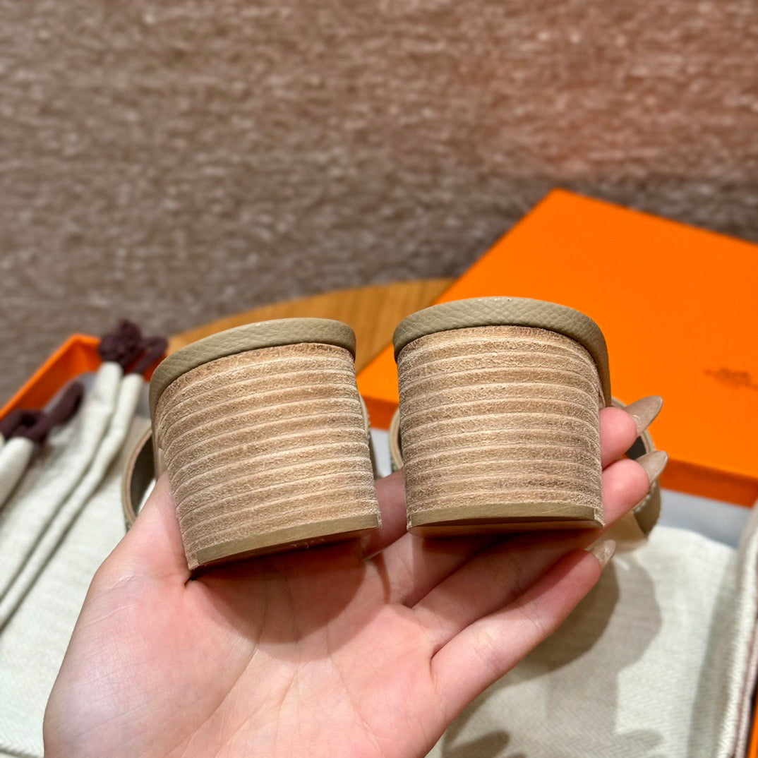 HERM OASIS SANDALS