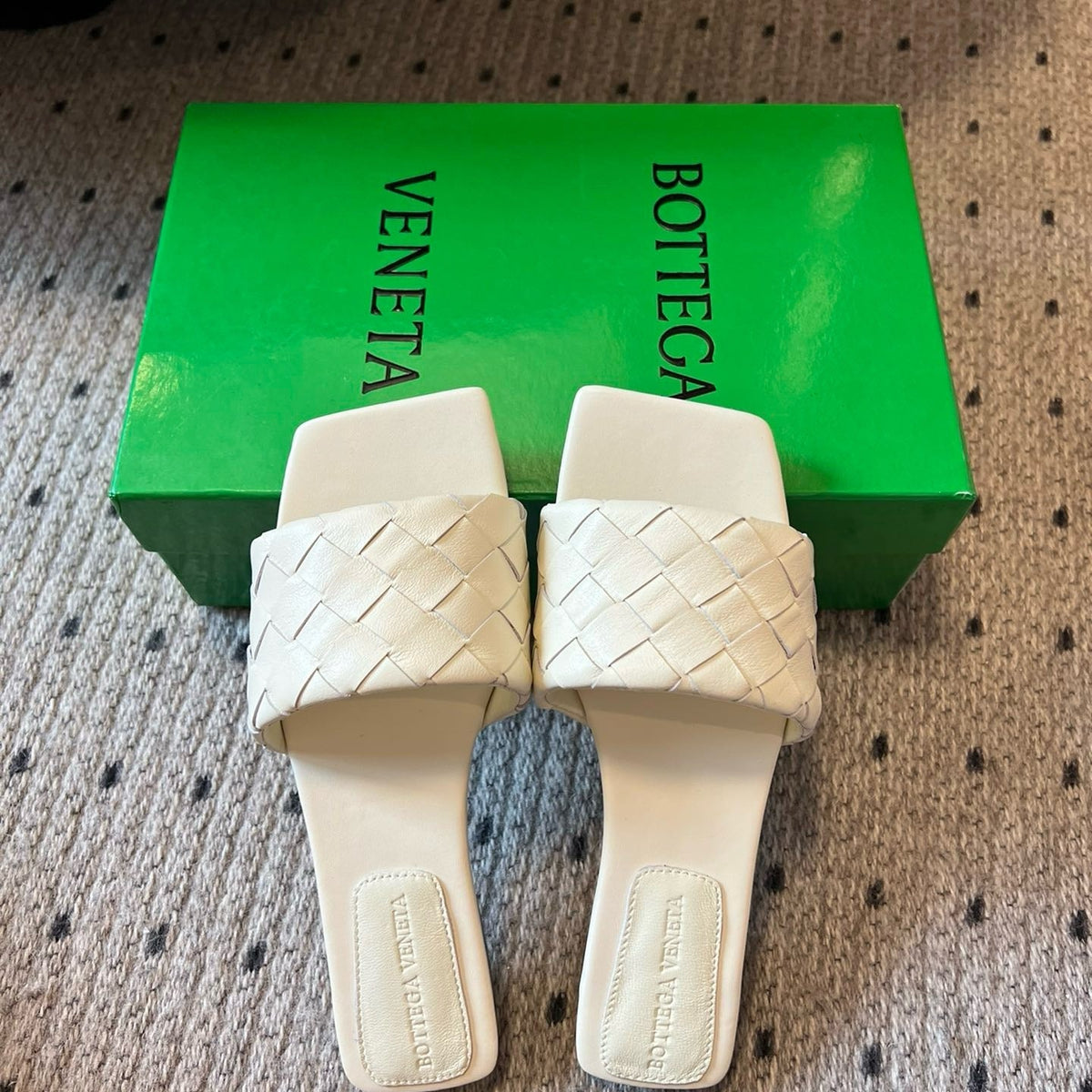 BOTT V SANDALS