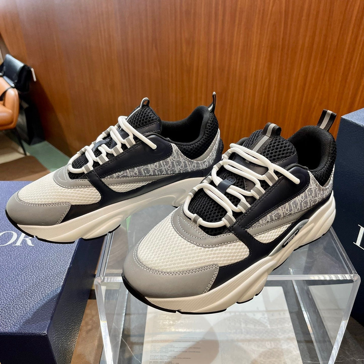 CD B22 SNEAKERS