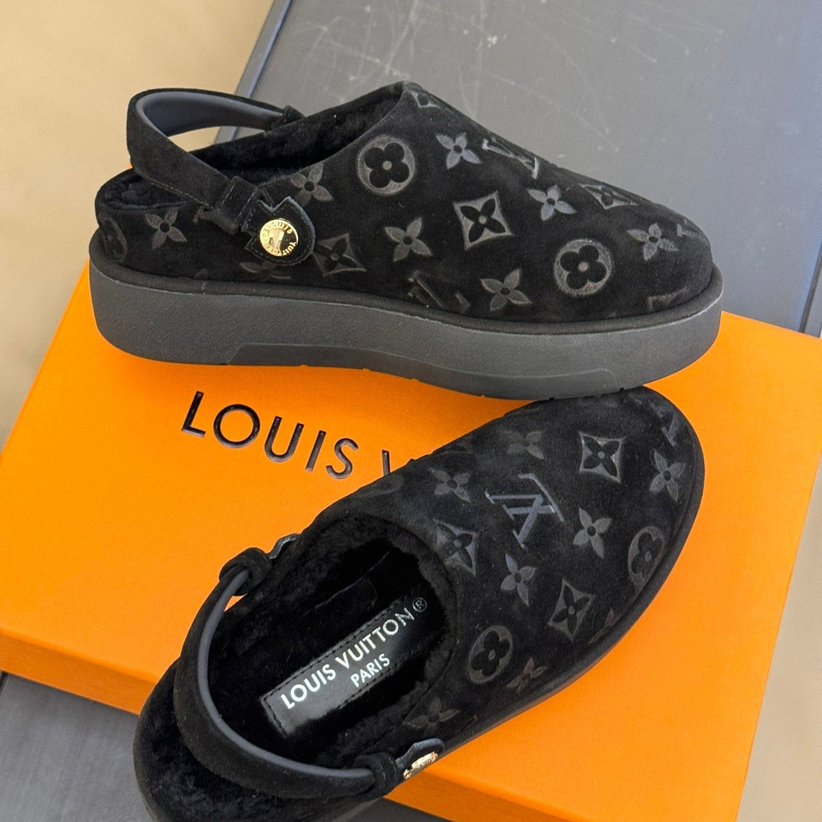 LOU ASPEN CLOGS