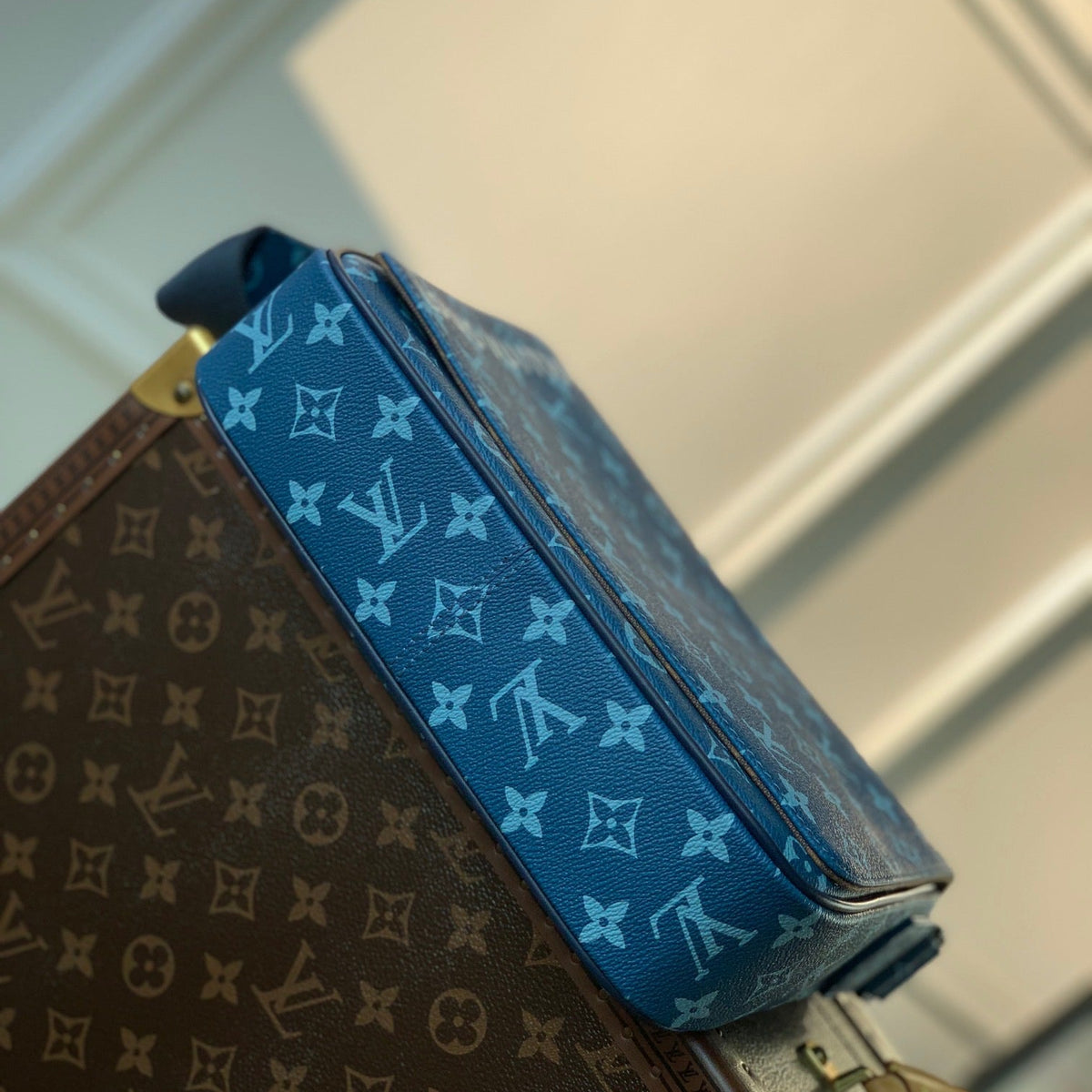 LOU DISTRICT PM MESSENGER BAG