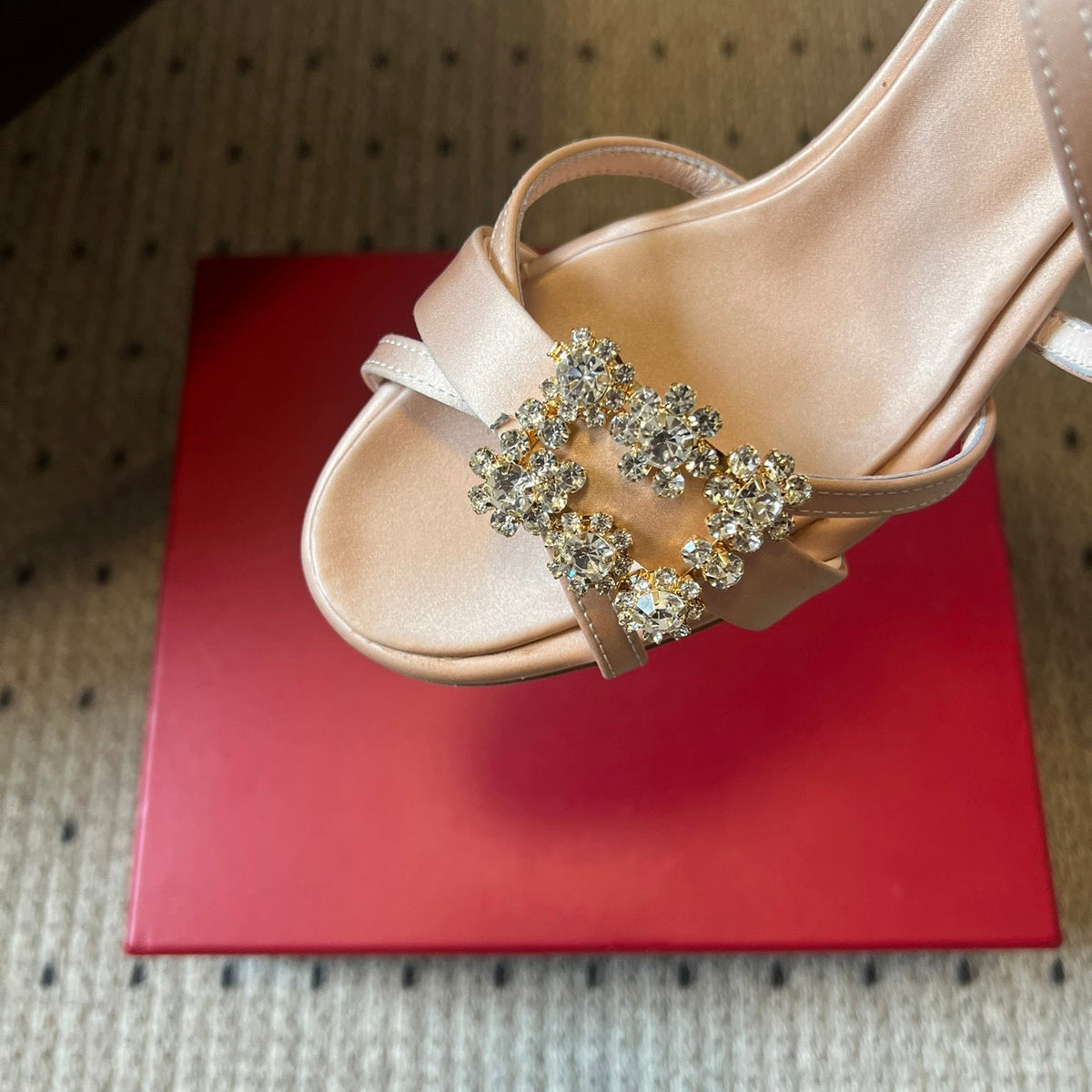 ROGER V HEELS