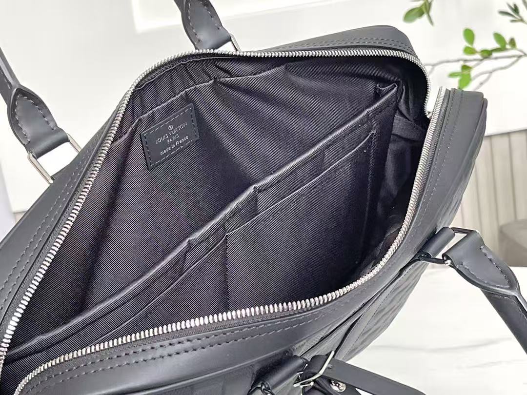 LOU PORTE-DOCUMENTS VOYAGE PM BAG