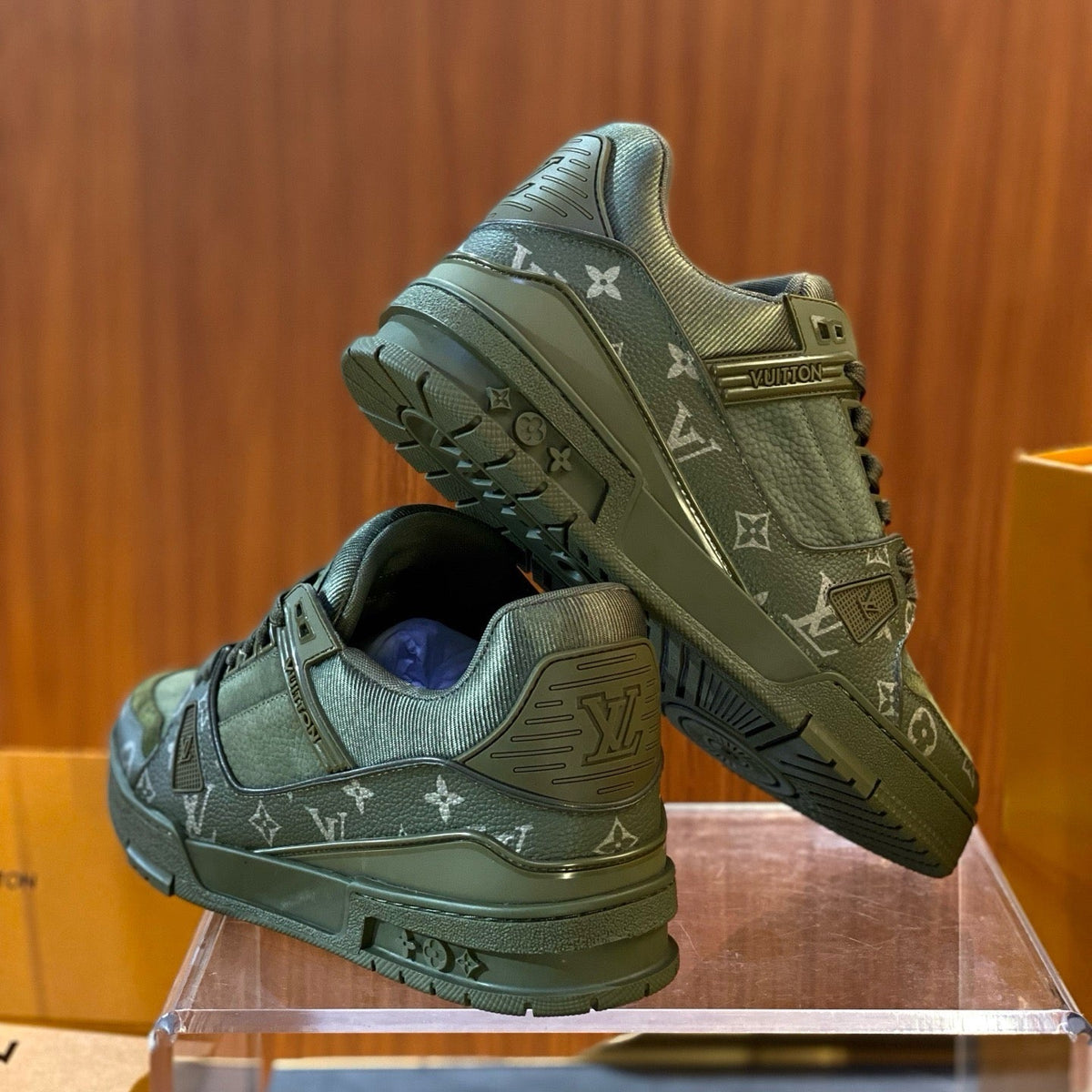 LOU TRAINERS