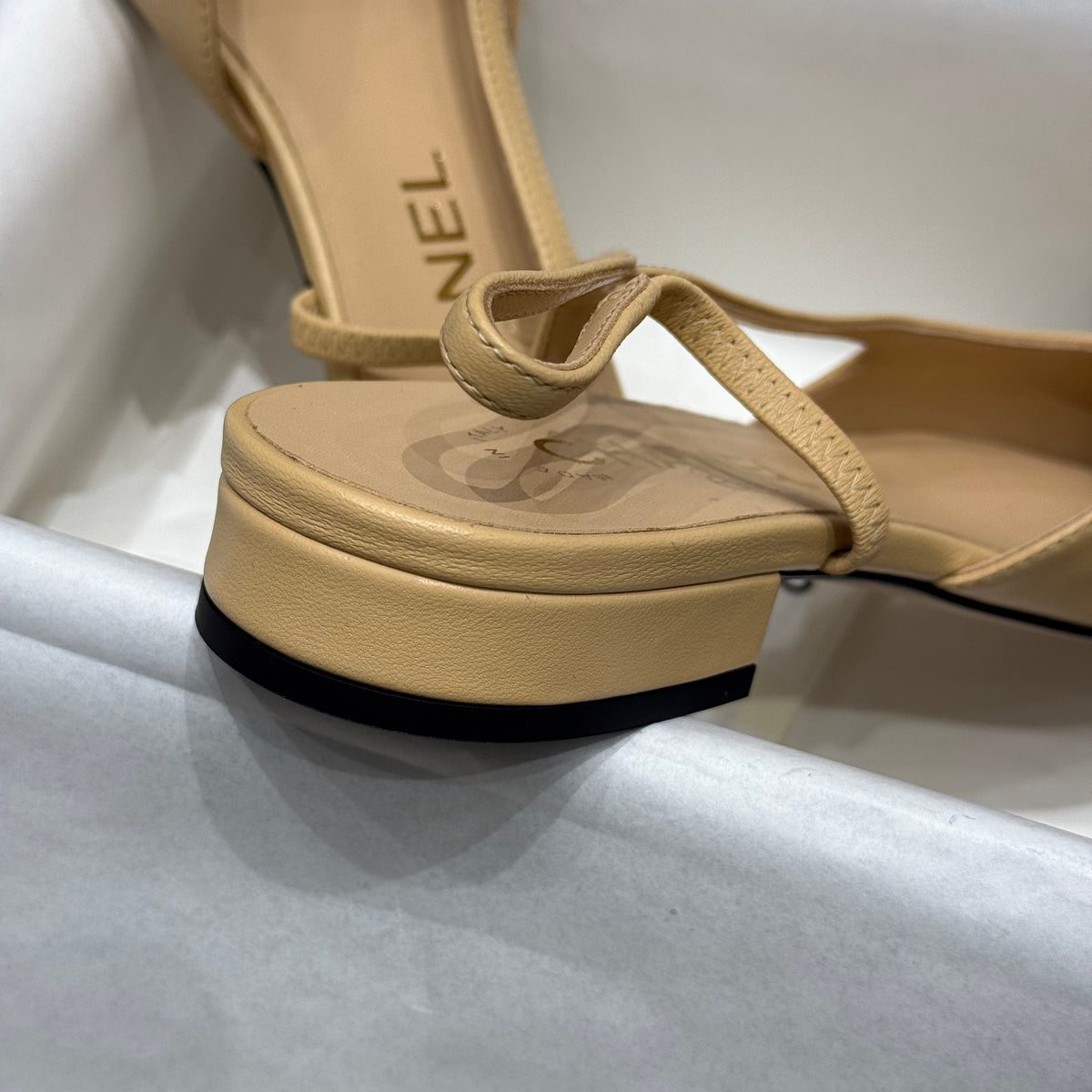 CC SLINGBACK PUMPS
