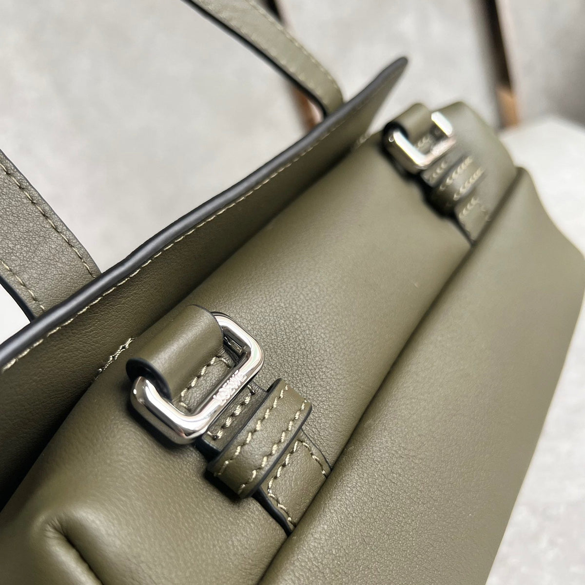LOEW XS MILITARY MESSENGER BAG