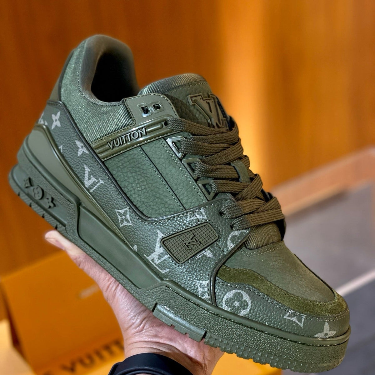 LOU TRAINERS