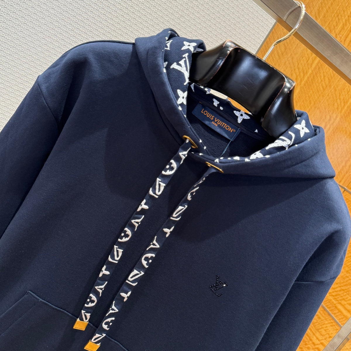 LOU HOODIE