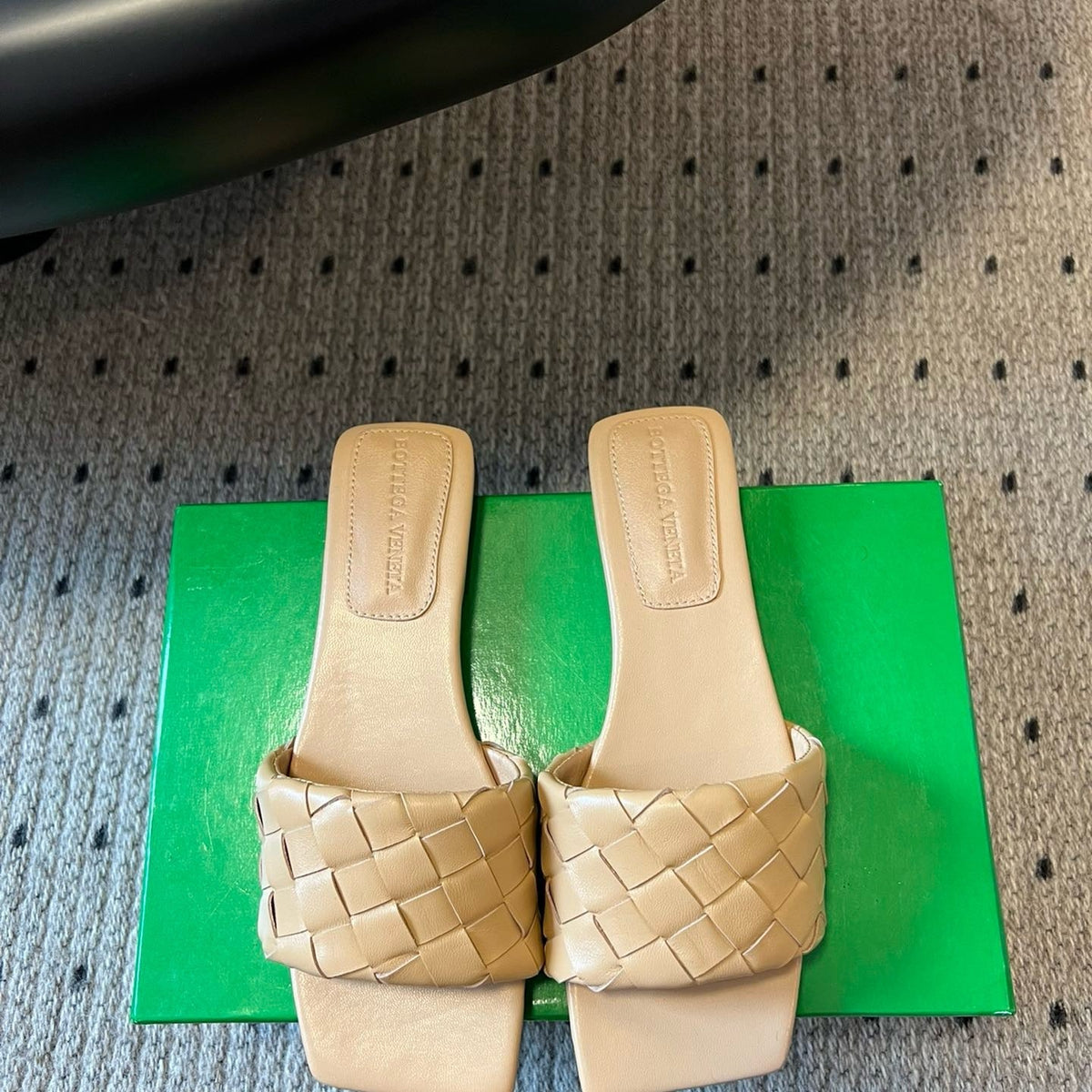 BOTT V SANDALS