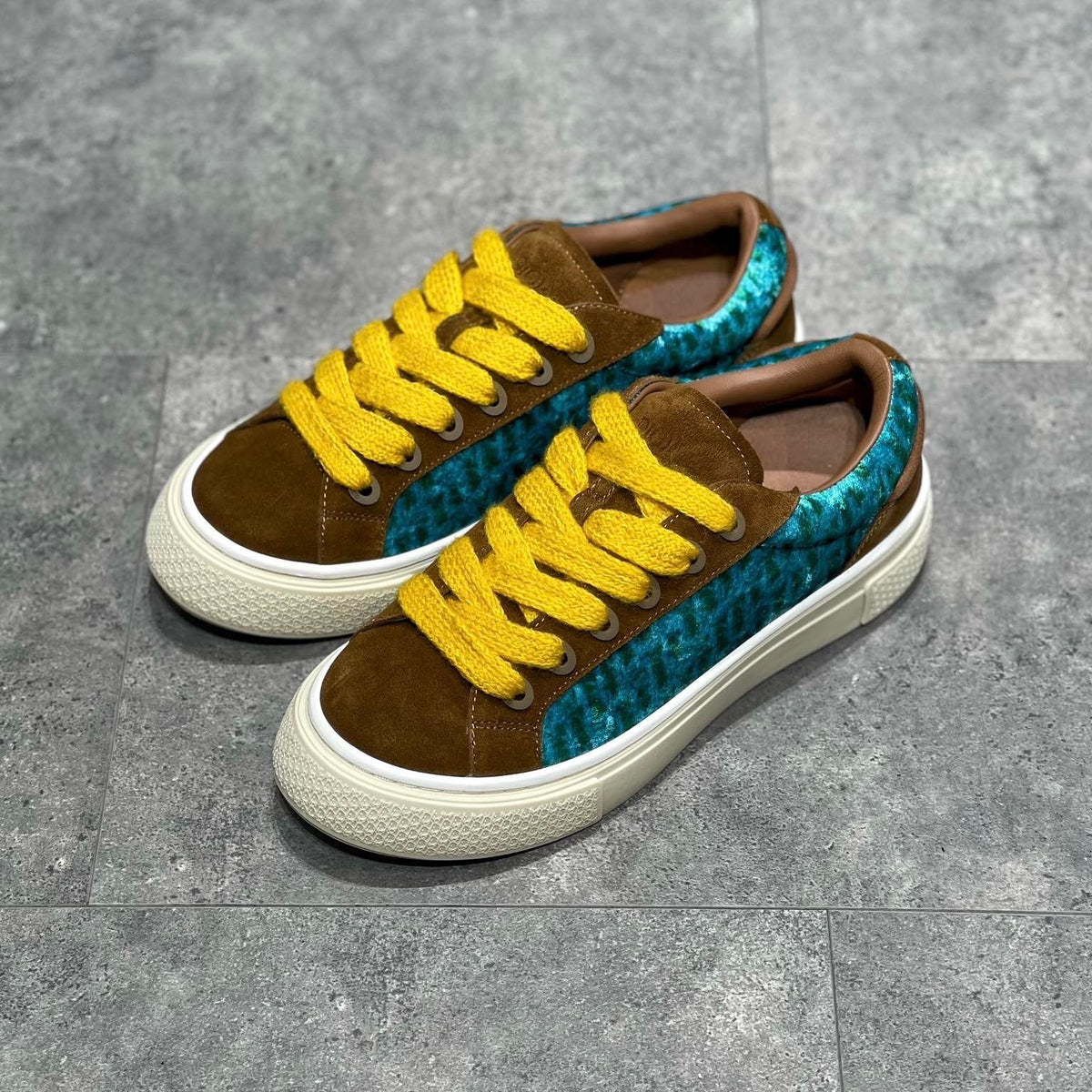 CD B33 SNEAKER