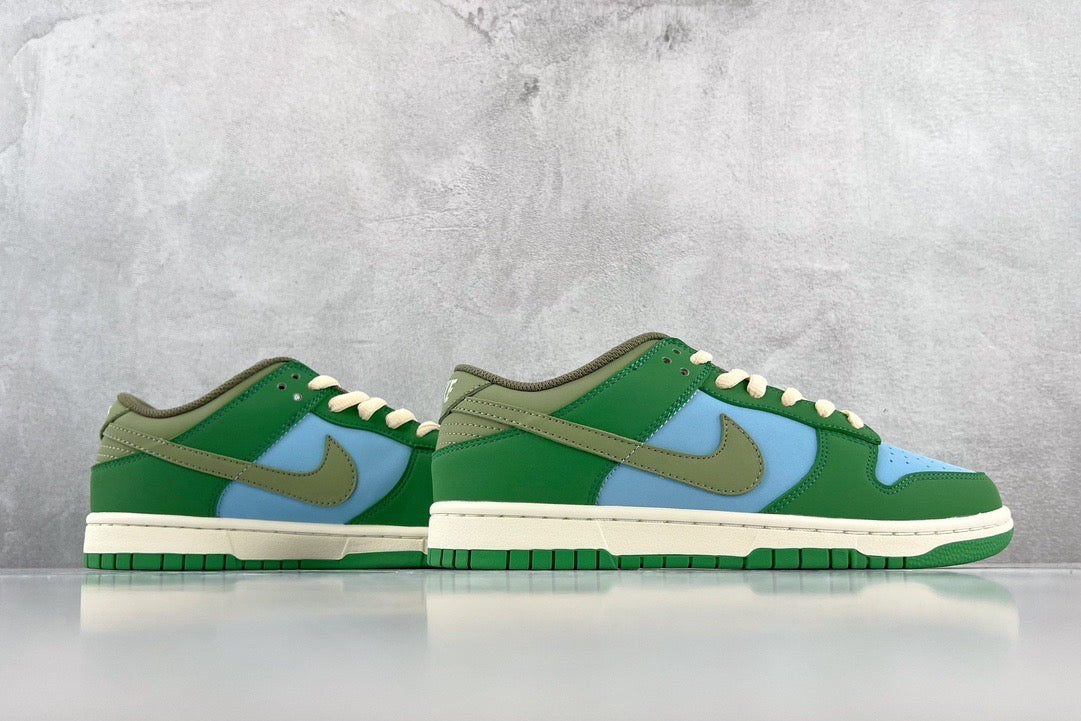 NIKE DUNK LOW