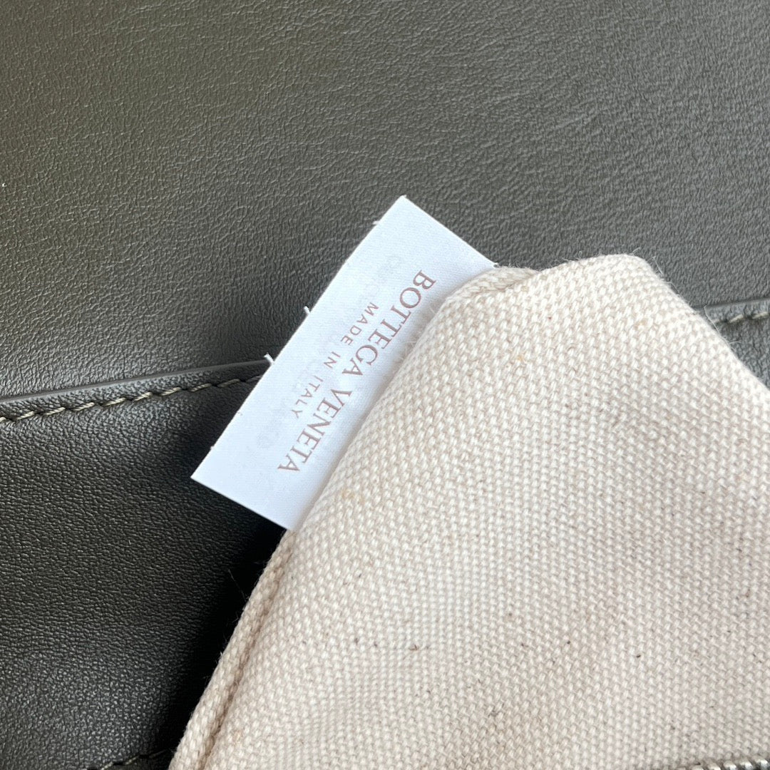 BOTT V SMALL ANDIAMO MESSENGER BAG