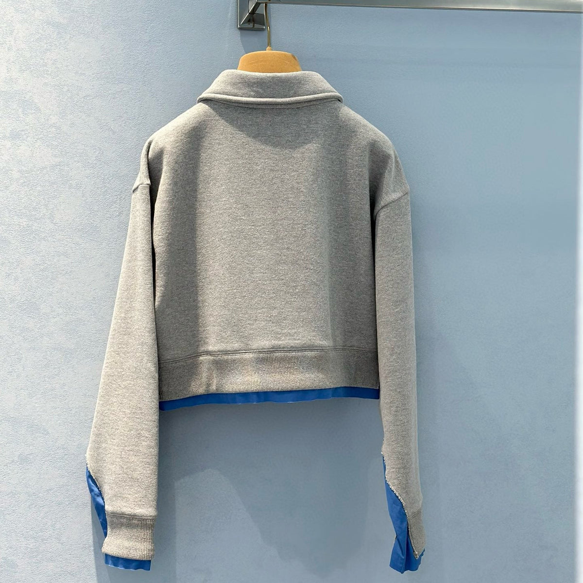 MIU M SWEATSHIRT