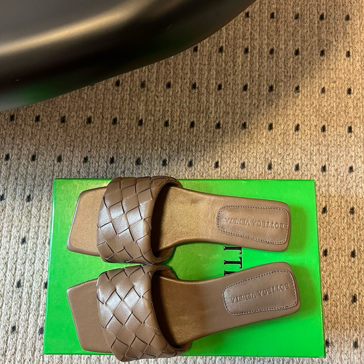BOTT V SANDALS
