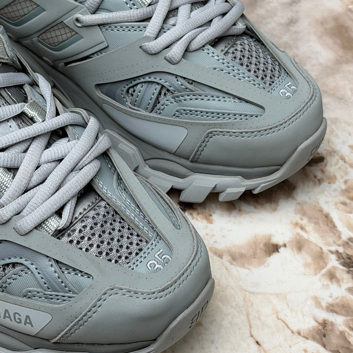 BAL TRACK SNEAKERS ND