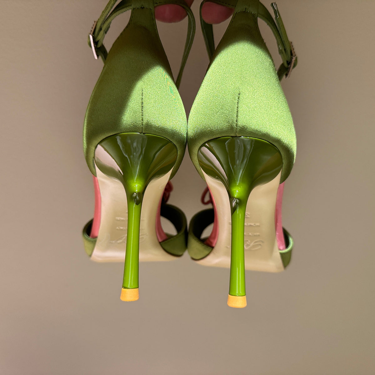 ROGER V HEELS