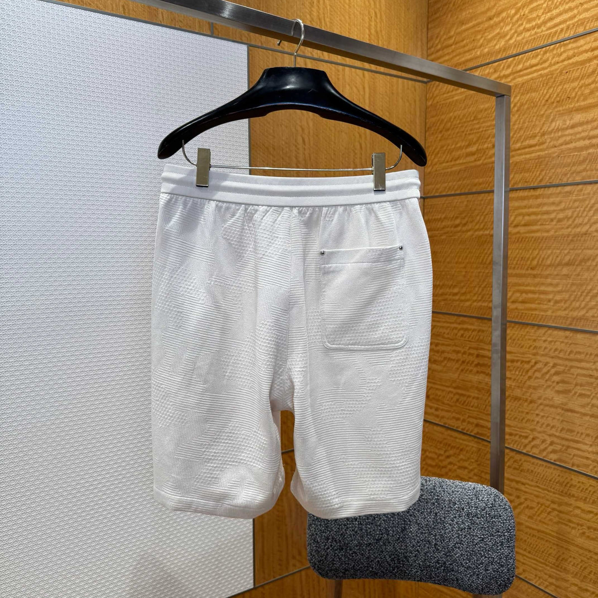 LOU SHORTS
