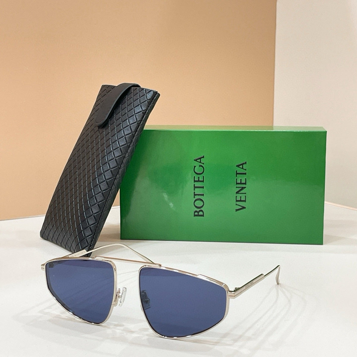 BOTT V SUNGLASSES