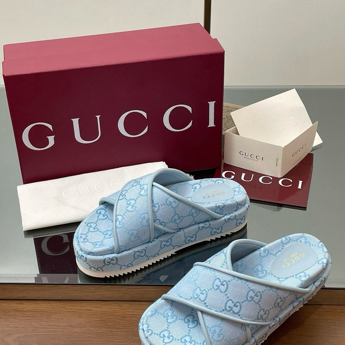 GG SANDALS