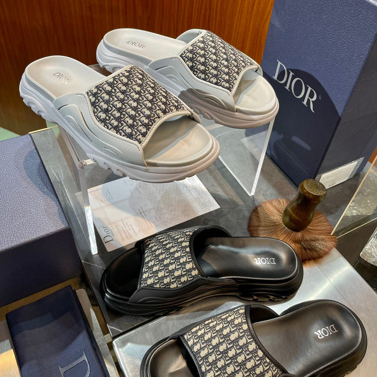CD H-TOWN SANDALS