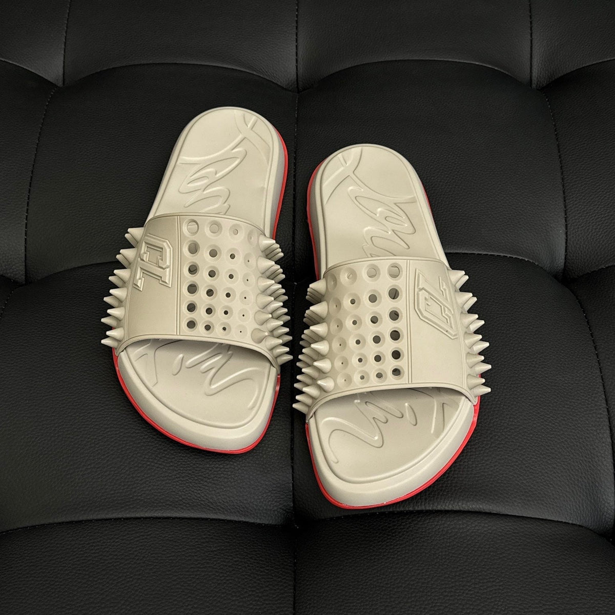 CL SPIKE SLIDES