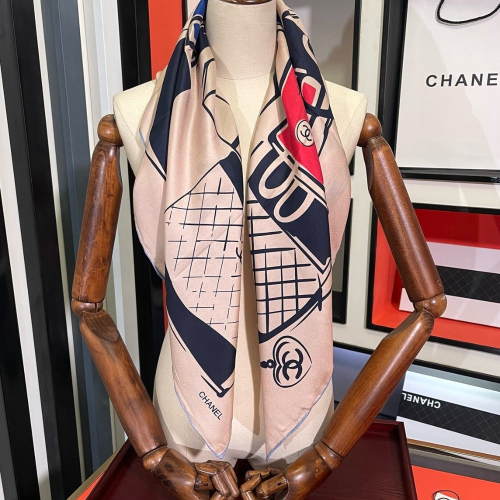 CC LUGGAGE PRINT SILK SCARF CREAM 90CM