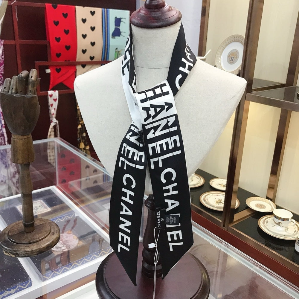CC SILK LOGO SLIM BANDEAU SCARF BLACK AND WHITE 120CM