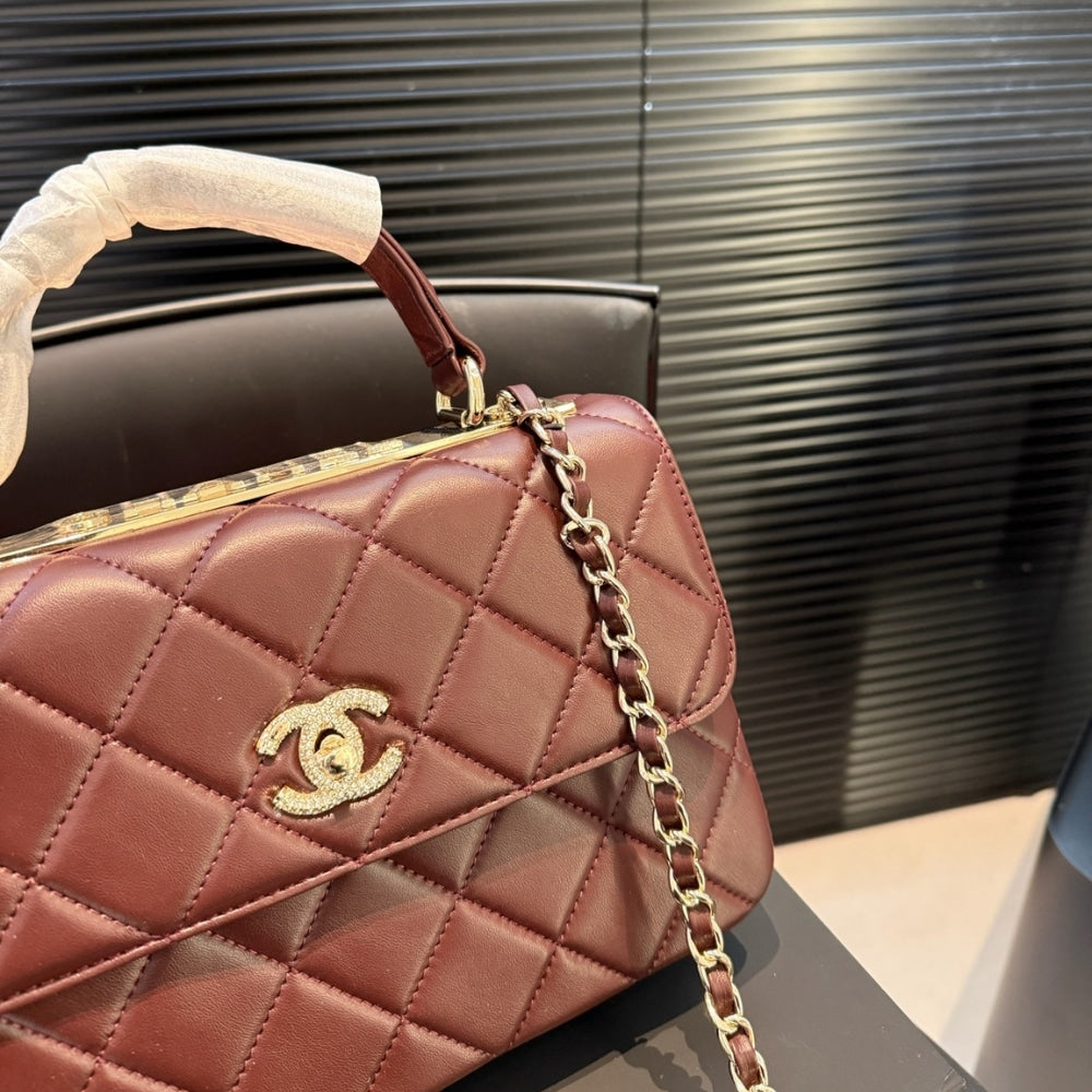 CC FLAP BAG WITH TOP HANDLE BURGUNDY 25CM